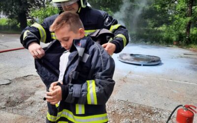 Dani otvorenih vrata Profesionalne vatrogasne postrojbe u gospodarstvu INA Sisak i Crvenog križa