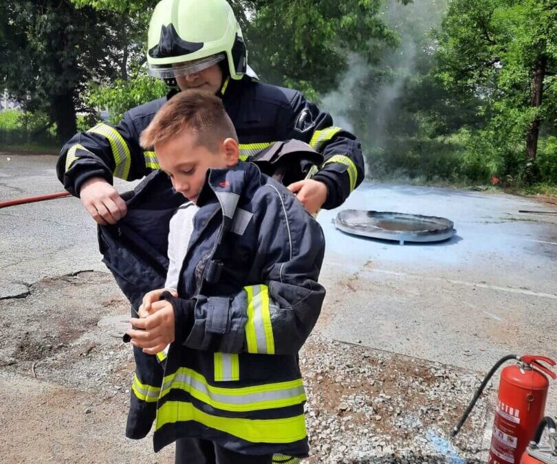 Dani otvorenih vrata Profesionalne vatrogasne postrojbe u gospodarstvu INA Sisak i Crvenog križa