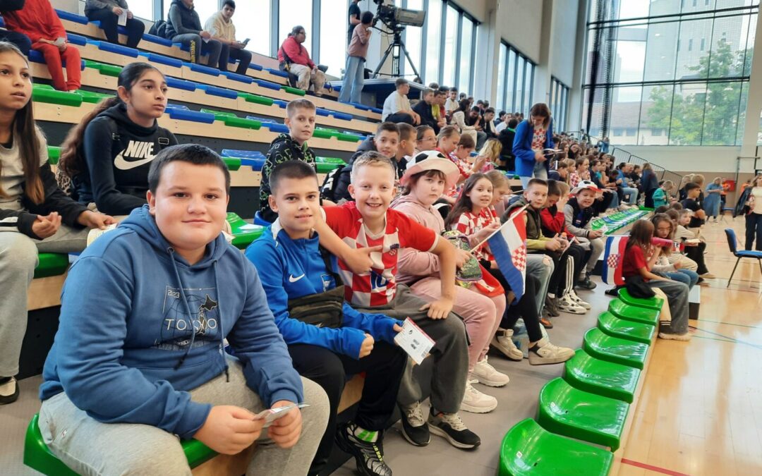 Naši učenici pratili utakmicu Hrvatska – Finska!