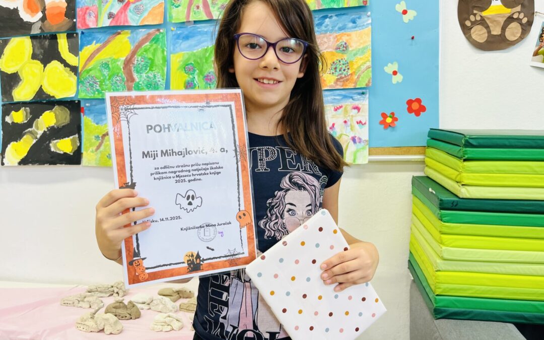 Dobitnice nagrada natječaja školske knjižnice u Mjesecu hrvatske knjige