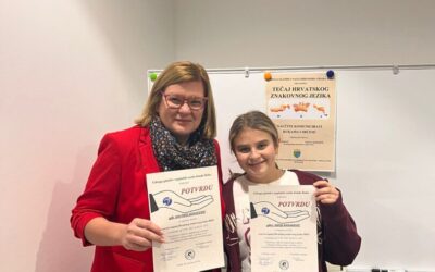 Ana Prša Kovačević i Sofija Radaković završile tečaj hrvatskog znakovnog jezika
