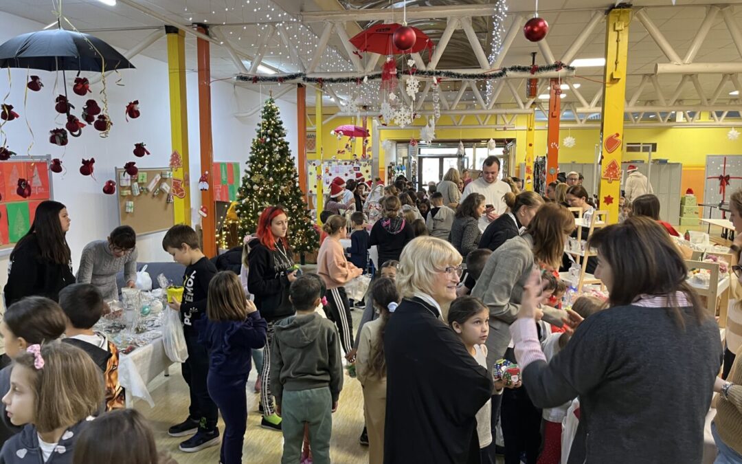 Božićni sajam Učeničke zadruge “Leptirići”